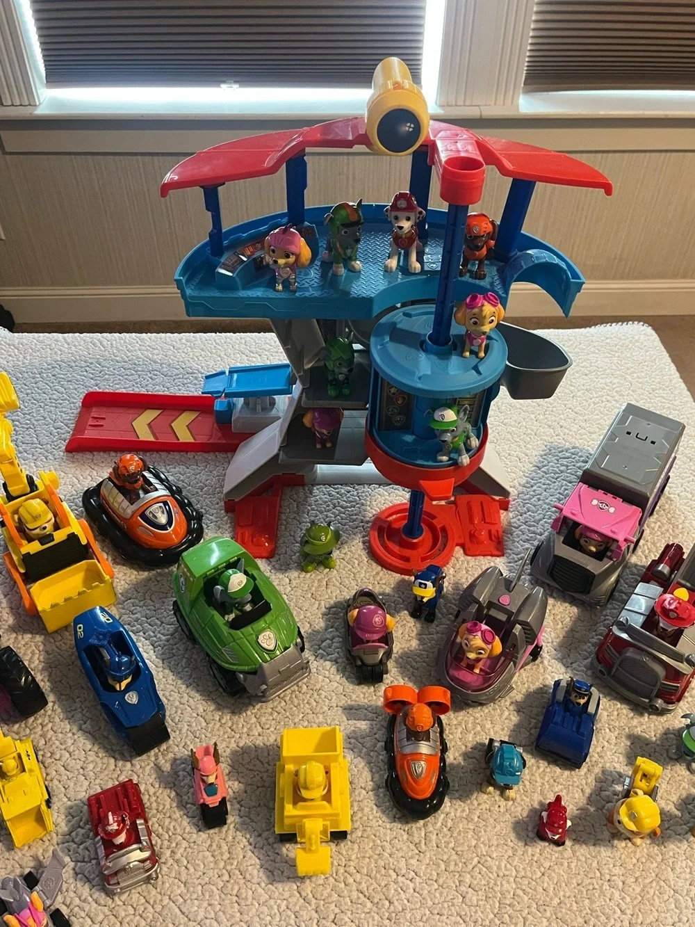 Paw Patrol Lookout Playset with Vehicles and Figures